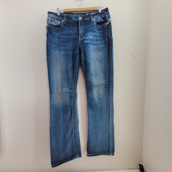 Miss Me Jeans Women's 33 Blue Chloe Boot Cut Damage on right hip see pics - Picture 3 of 16